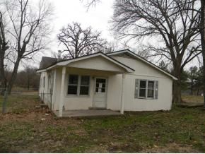 8193 Holly Rd, Neosho, MO 64850