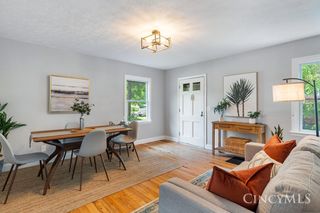24 Gambier Cir, Cincinnati, OH 45218