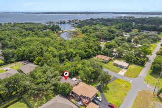 14 6th St, Shalimar, FL 32579