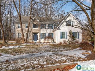 5773 Quail Creek Rd, Macungie, PA 18062