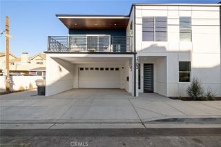 1702 Perkins Ln, Redondo Beach, CA 90278
