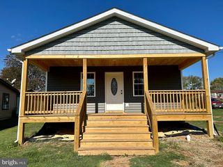 516 6th St, Luray, VA 22835
