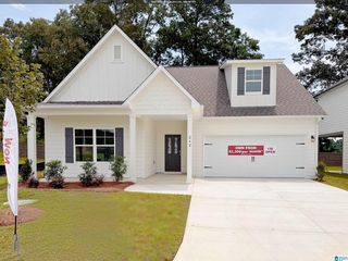 242 Bellehurst Dr, Warrior, AL 35180