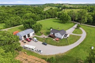 964 N  5th Hwy, Lansing, KS 66043
