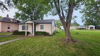 310 S  Jefferson St, Raymore, MO 64083