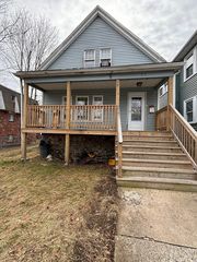 27 6th Ave, Quincy, MA 02169