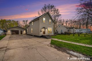916 Masonic St, Belding, MI 48809
