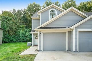 5907 NE Moonstone Dr, Lees Summit, MO 64064