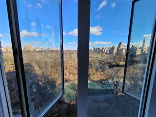 40 Central Park S #16D, New York, NY 10019