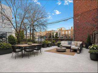 375 Hawthorne St #1B, Brooklyn, NY 11225