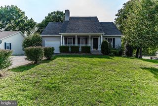 121 Nottingham Ct, Front Royal, VA 22630