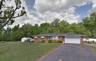 3322 Maple Ln, Newburgh, IN 47630