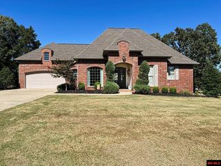 607 Colewood Dr, Mountain Home, AR 72653
