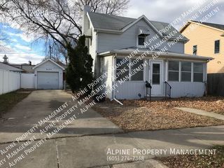 605 S  6th Ave, Sioux Falls, SD 57104