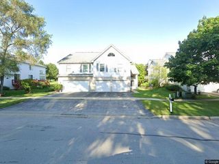1012 Columbia St, Naperville, IL 60563