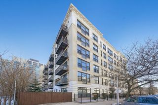 811 W Eastwood Ave #101, Chicago, IL 60640