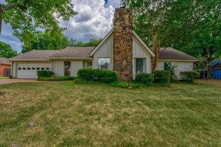 8029 Cross Village Dr, Germantown, TN 38138