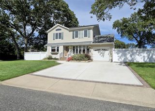 23 W Court Drive, Centereach, NY 11720