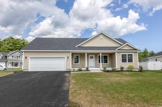 28 Maneta Drive, Saco, ME 04072