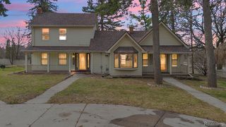 8202 N  Inkster Rd, Dearborn Heights, MI 48127