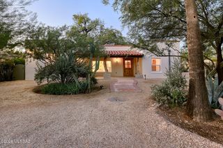 5402 E  San Francisco Blvd, Tucson, AZ 85712