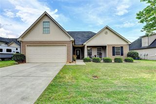 275 Stillwood Dr, Winder, GA 30680