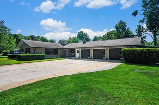 1010 East St, Three Rivers, MI 49093