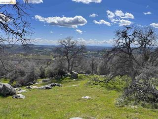 18351 Olov Rd, Sonora, CA 95370