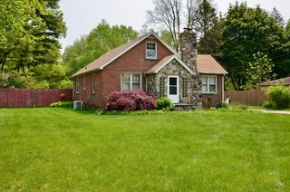1300 Eason Rd, Waterford, MI 48328