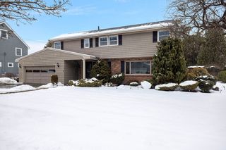 5 McKinley Rd, Marblehead, MA 01945