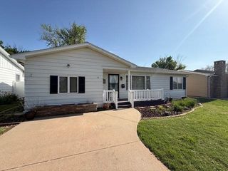 127 W  16th St, Larned, KS 67550