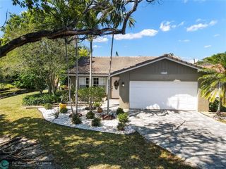8955 NW 25th Ct, Coral Springs, FL 33065