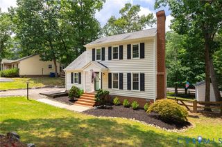 8263 Fourscore Dr, Mechanicsville, VA 23111