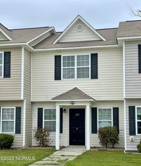 203 Lanieve Ct #11, Hubert, NC 28539