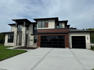 24 Pinnacle Ct, Naperville, IL 60565