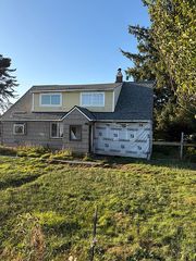 3708 12th St, Tillamook, OR 97141