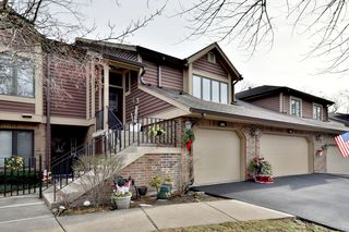1014 Braemoor Dr, Downers Grove, IL 60515