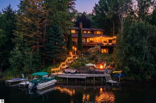 2593 Twin Bay Dr, Traverse City, MI 49696
