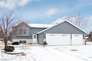 1305 32nd Street Cir S, Moorhead, MN 56560