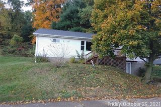 1710 Hay Ave, Coshocton, OH 43812