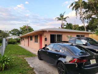 22 SW 9TH Street #1-2, Hallandale Beach, FL 33009