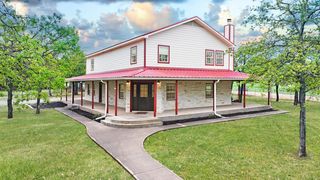 952 Southerland Ln, Weatherford, TX 76088
