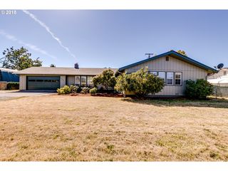 1004 Irvington Dr, Eugene, OR 97404