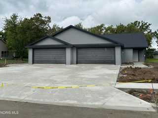 102 Maumee Ln, Antwerp, OH 45813