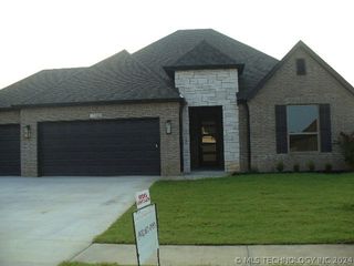 10221 S  229th East Ave, Broken Arrow, OK 74014