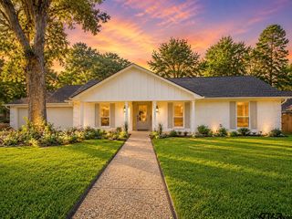 1811 Picadilly Pl, Tyler, TX 75703