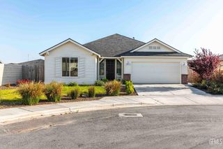 7427 Bristol Spring Ave, Bakersfield, CA 93313