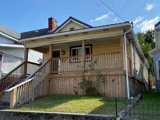 414 Summers St, Hinton, WV 25951