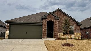908 Barton Dr, Ennis, TX 75119