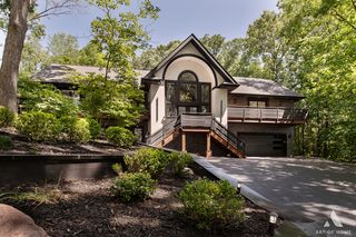 113 Oak Ridge Dr E, Burr Ridge, IL 60527